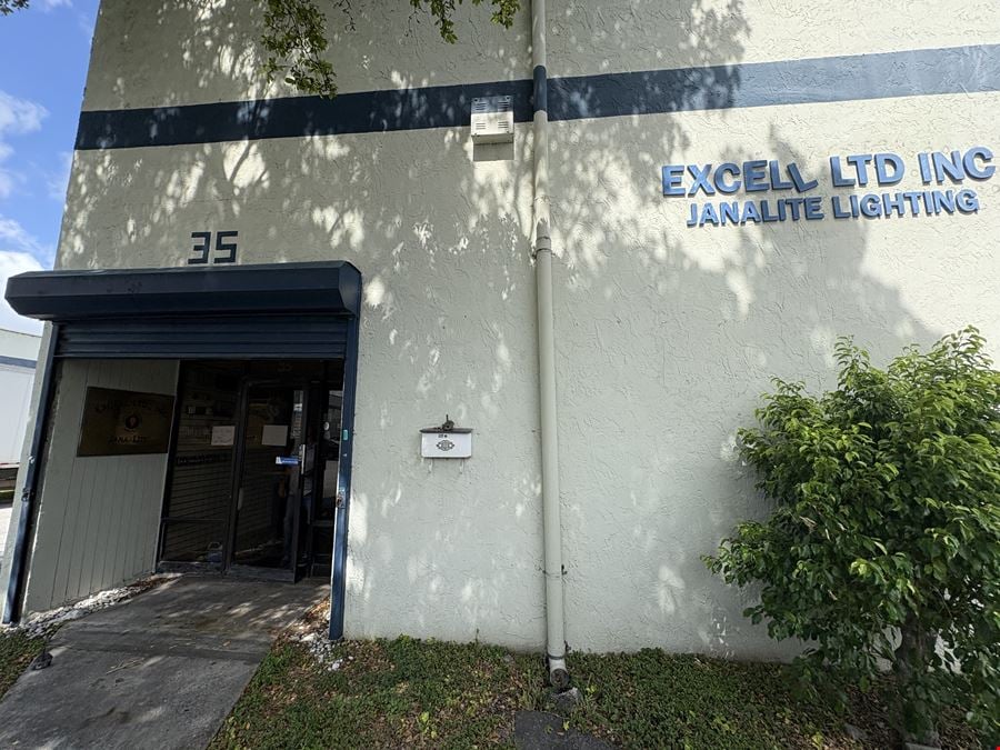 5220 NW 72nd Ave, G35