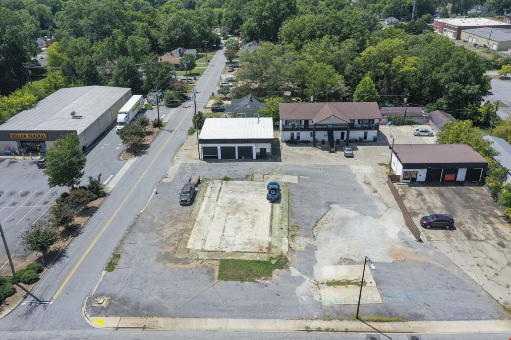 1601 N Main St