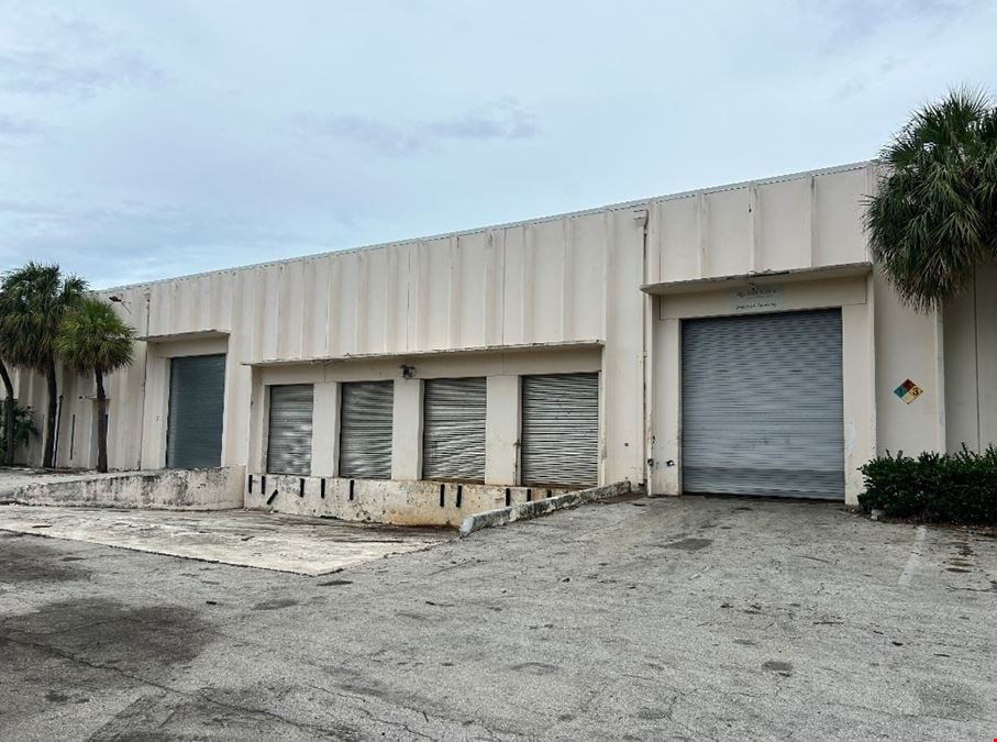 Multiple Warehouse Buildings with Outside Storage