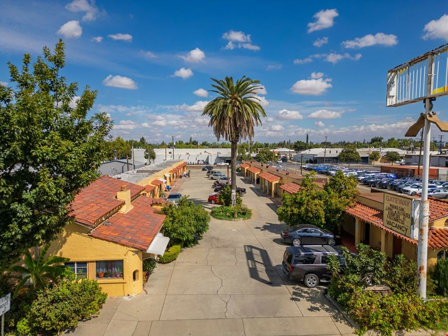 1407 W 16th St - Gateway Motel - Hospitality