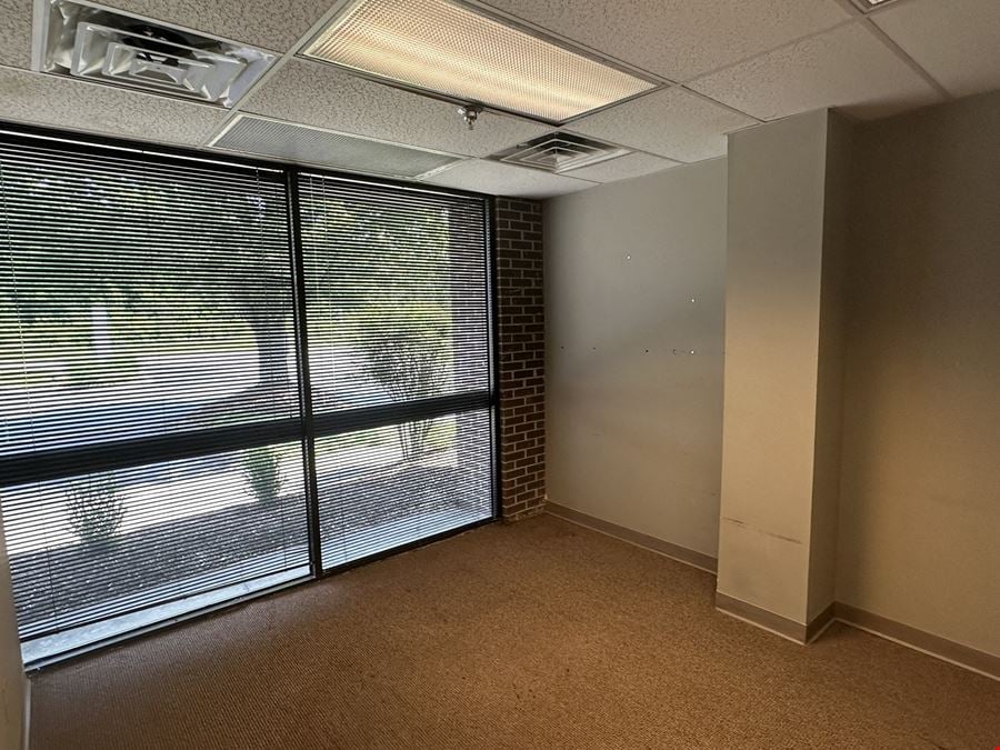 Flex/Office 211 Center Park Dr Ste 3010