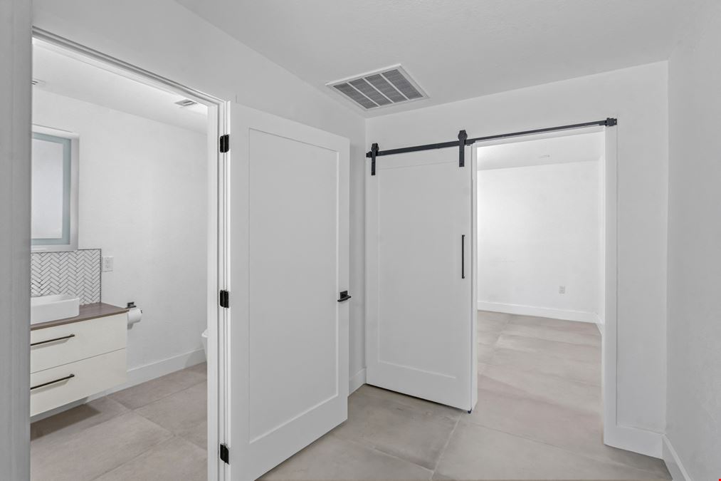 2878 South Osceola Avenue, Unit 5E