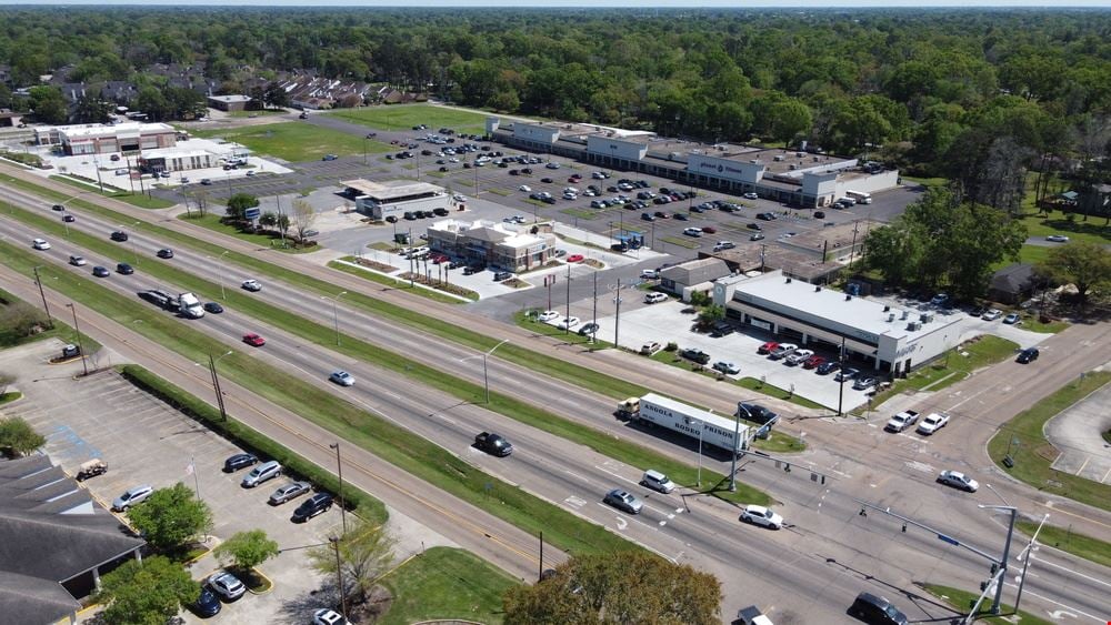 Broadmoor Shopping Center