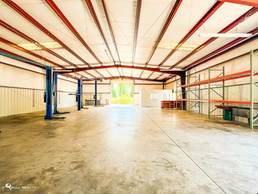 Automotive/Warehouse Space | ±4,370 SF