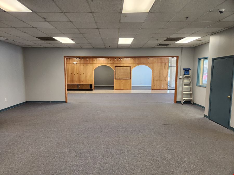 Live Oak Shopping Center