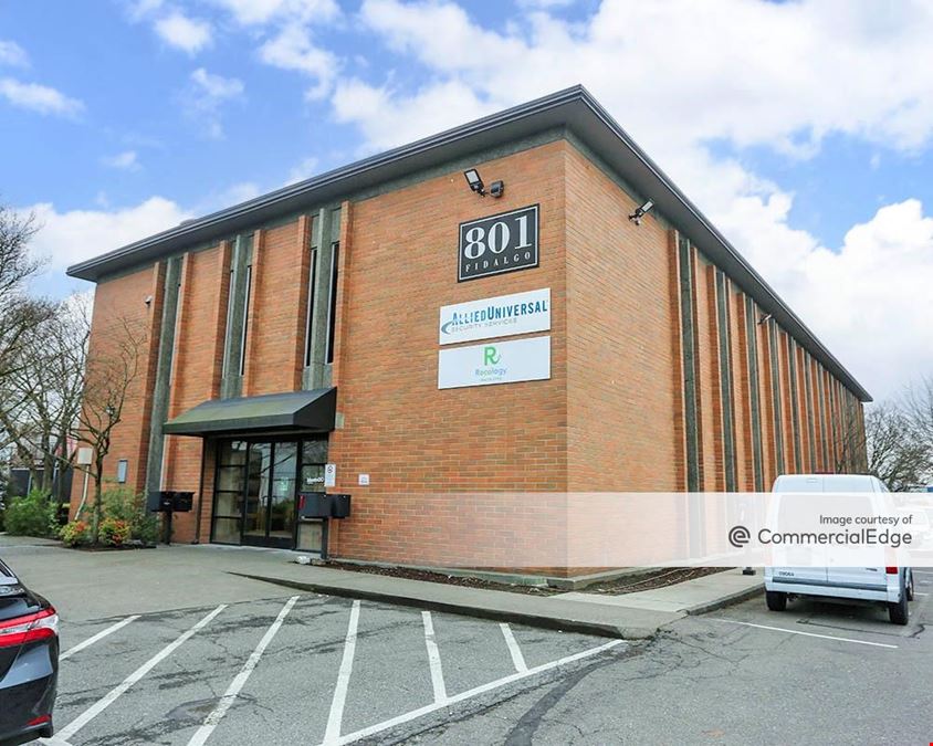 Georgetown Shopping Center - 800 South Michigan Street & 801 South Fidalgo Street