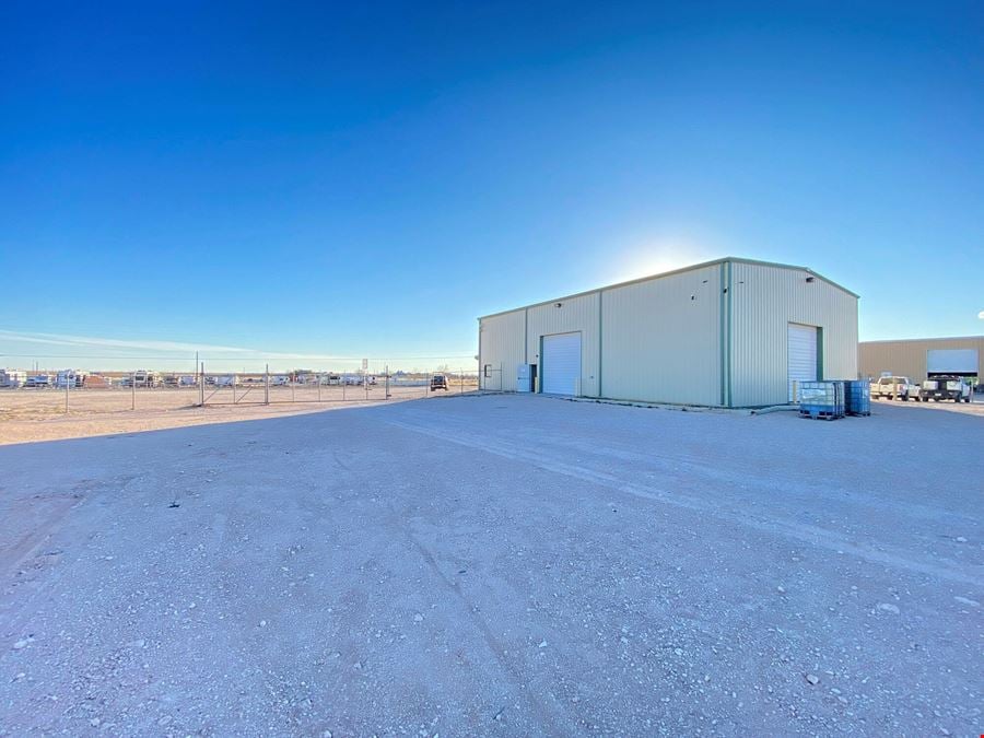 Hobbs, NM: 3,800 SF Office/Shop on 4.50 Acres, Fenced Yard