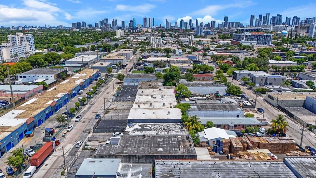 1882 NW 22 ST