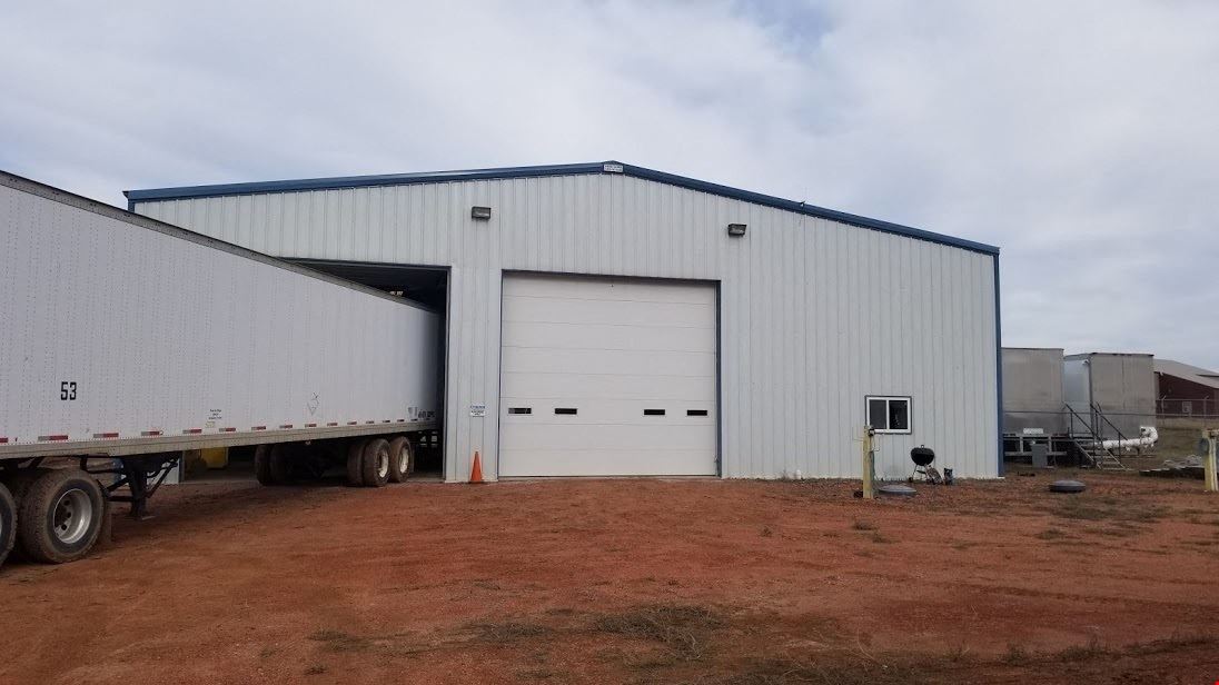 7,700 SQ FT Shop on 4+ Fenced & Improved Acres In Killdeer, ND