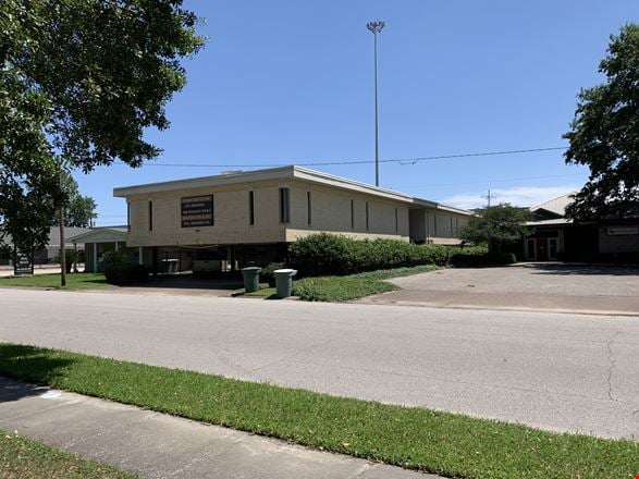 Preview of Office space for Rent at 1102 Longfellow Dr