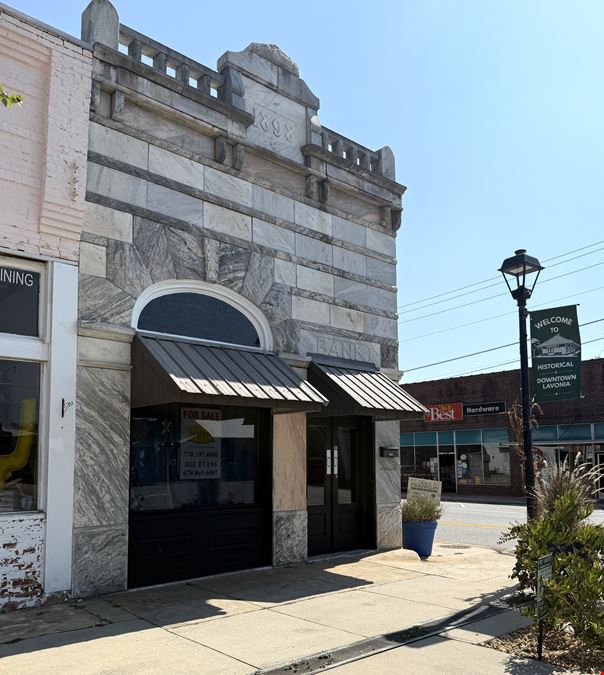 1174 E Main St