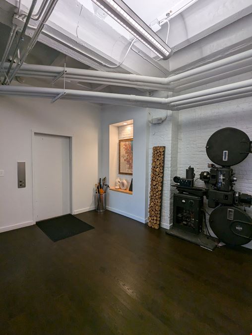 River North Executive Loft | Full Floor Opportunity