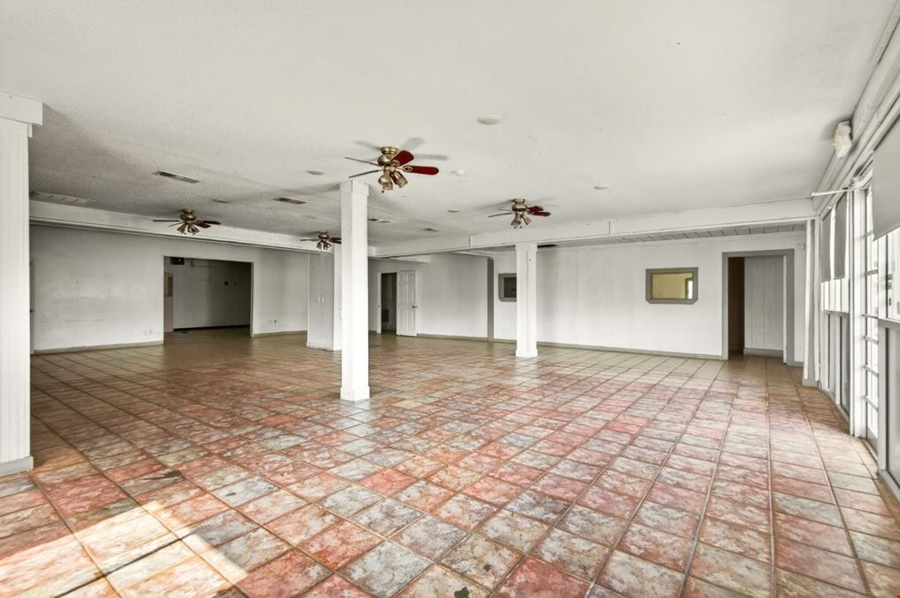 815 E Moore Ave