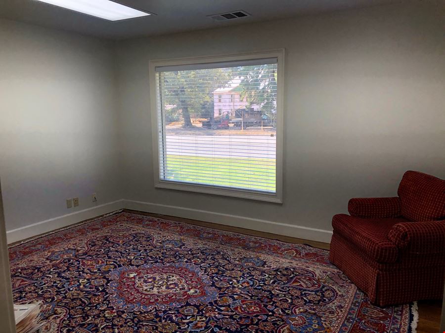 1,939 SF Office Building For Sale