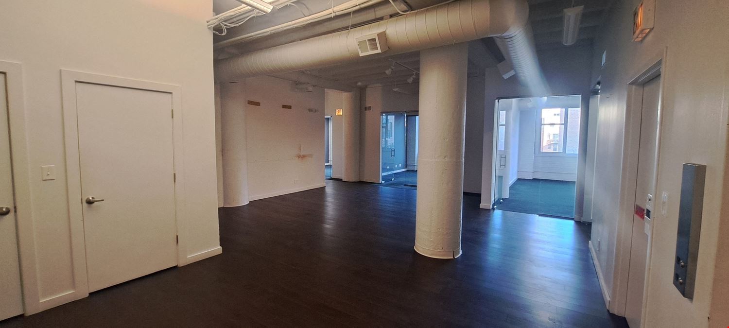 River North Executive Loft | Full Floor Opportunity