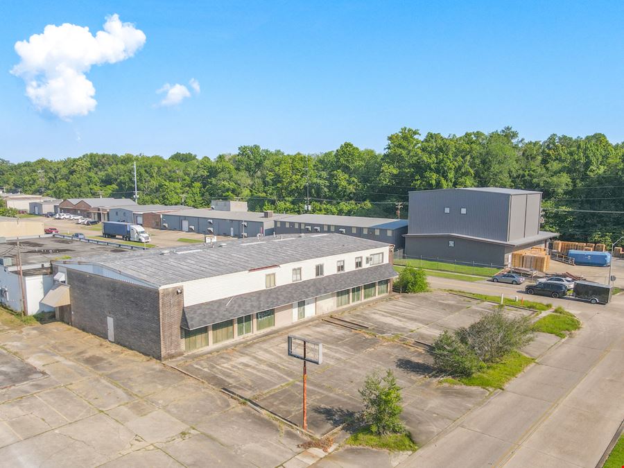 Office / Warehouse with Ample Parking in Melrose East