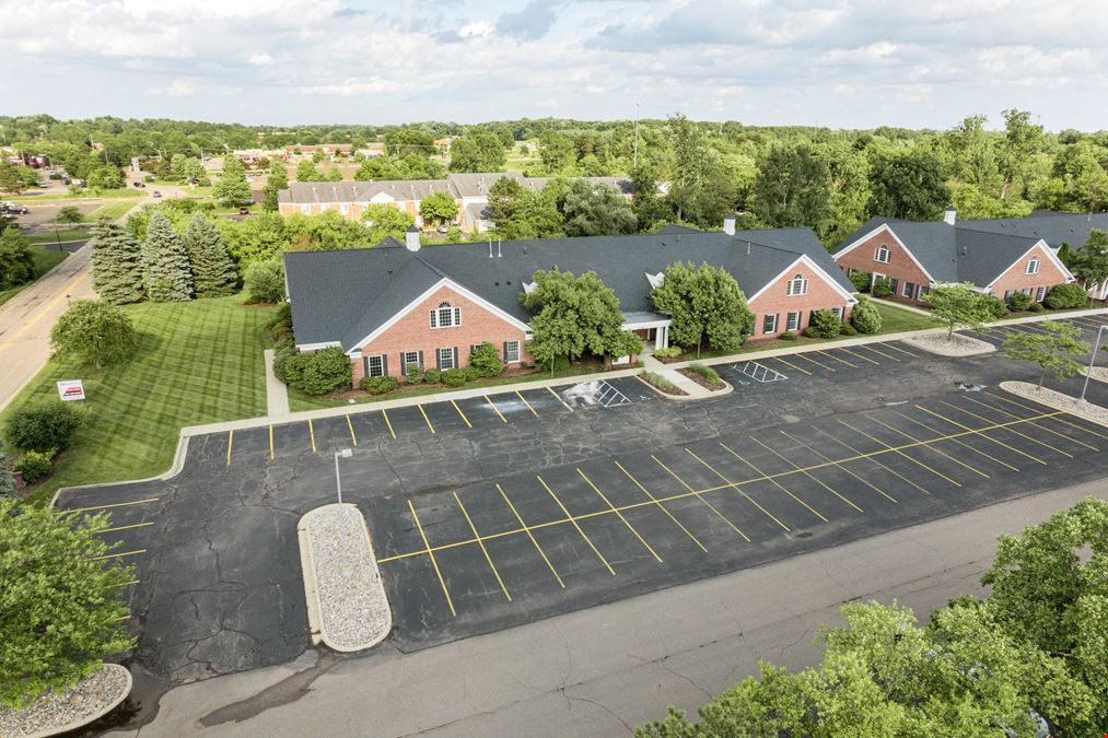 2365 Woodlake Dr