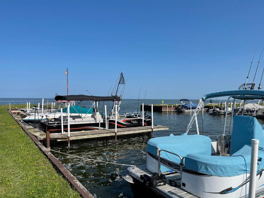 Pointe Au Gres Marina & Campground 