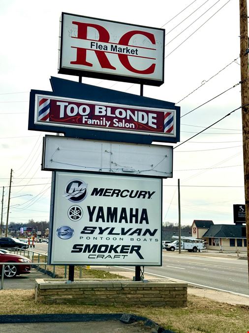 1,420 SF Restaurant / Retail Building For Lease in Northeast Springfield