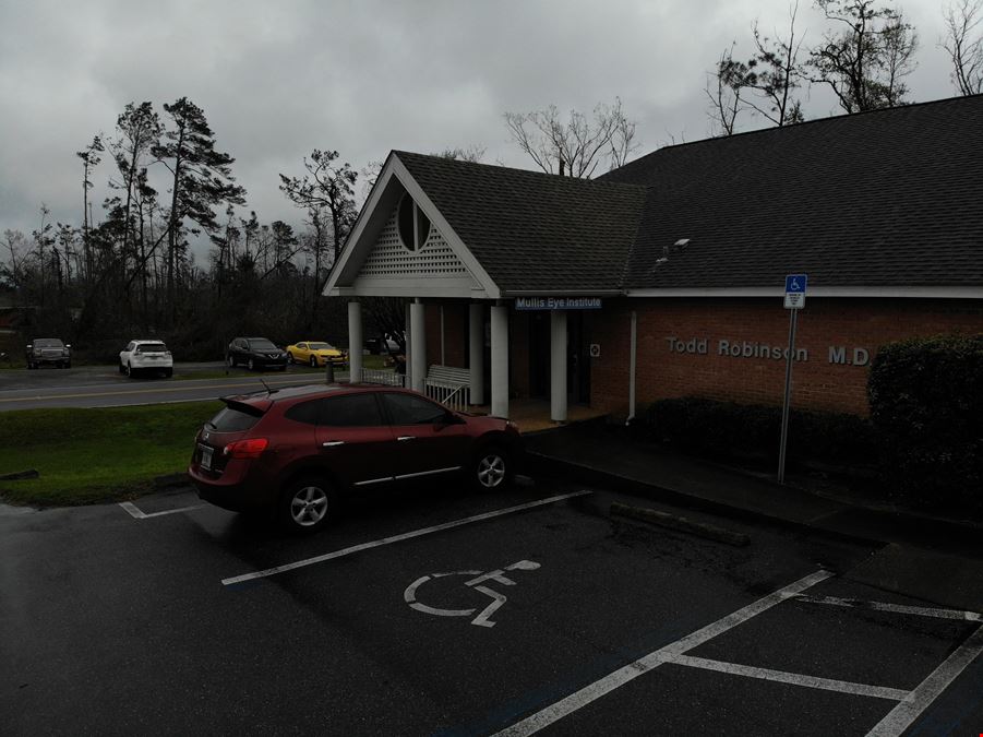 Marianna Medical Office Suite | 3,330 +/- SF