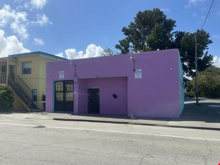 Preview of Retail space for Rent at 1011 N Tamarind Ave