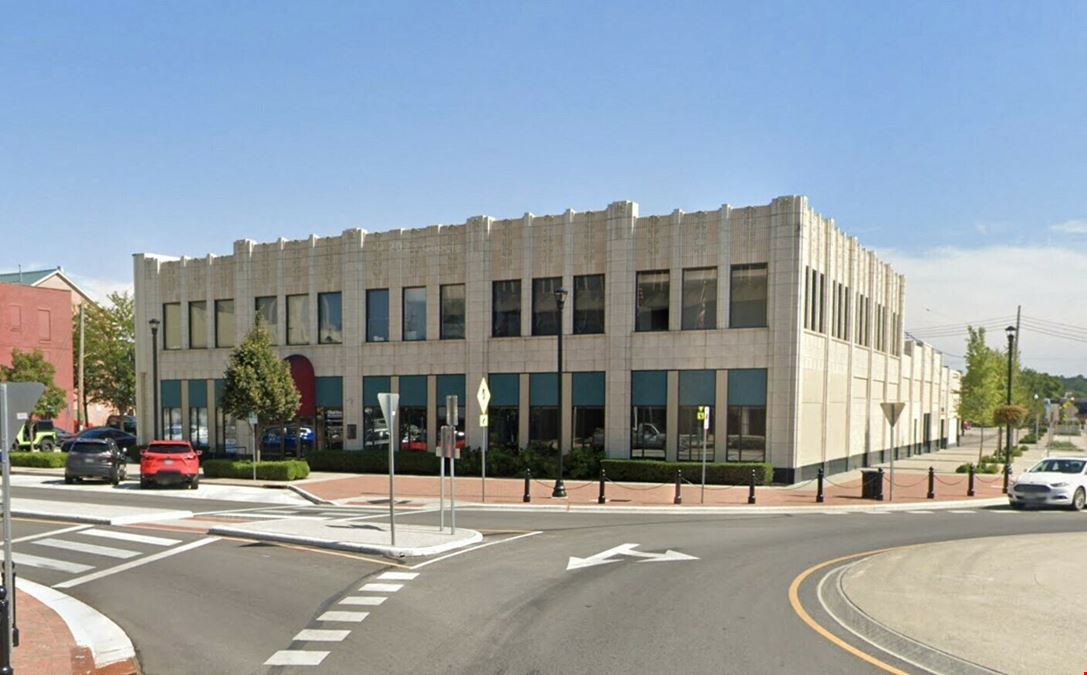 33 W Main St