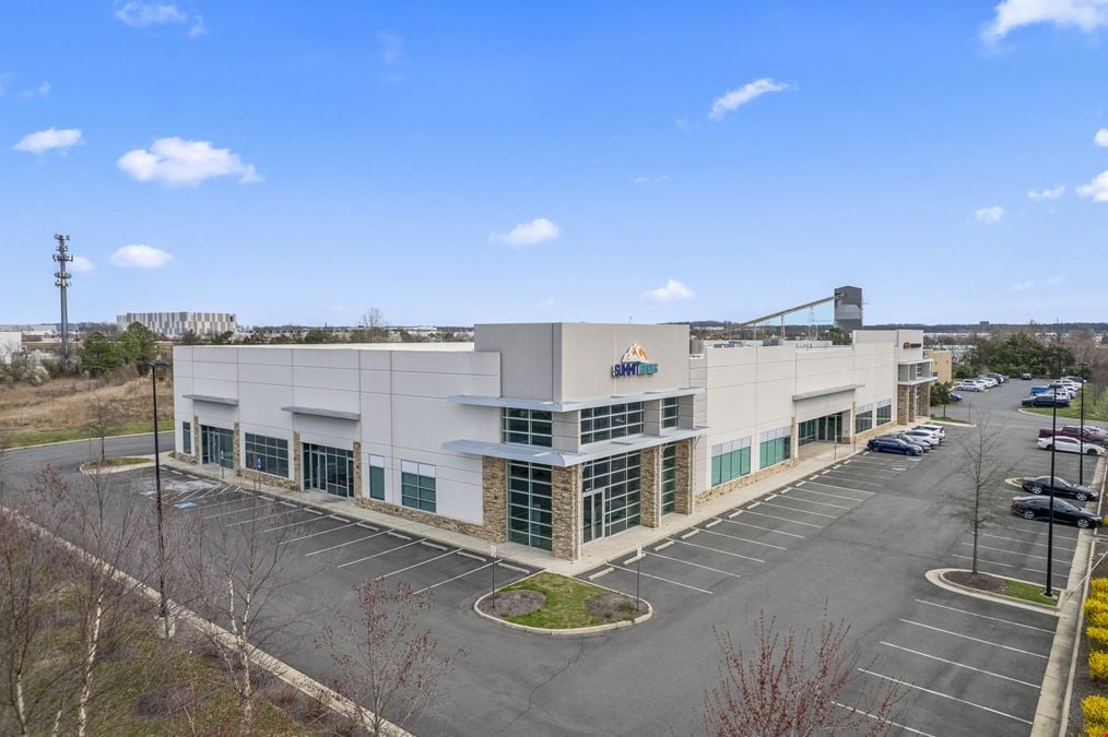 DULLES GATEWAY FLEX INDUSTRIAL - SHOWROOM FOR LEASE