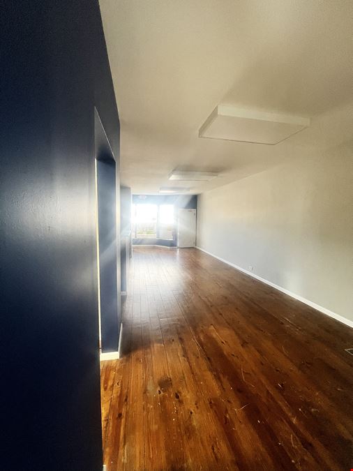 427 E. Golf Rd.,
