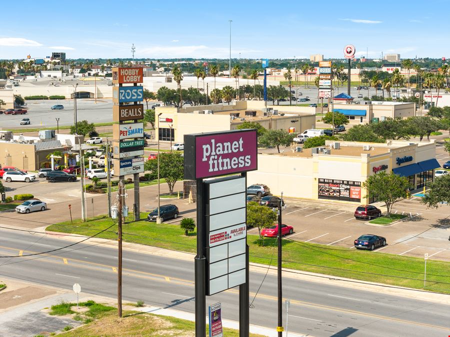 Planet Fitness Plaza