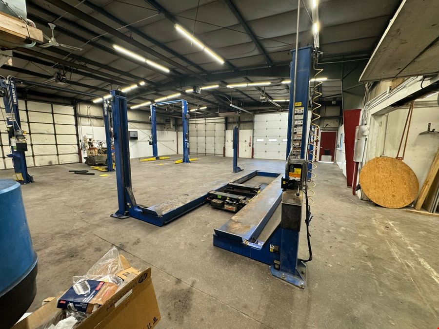 INDUSTRIAL/FLEX BUILDING ON 2.11 ACRES