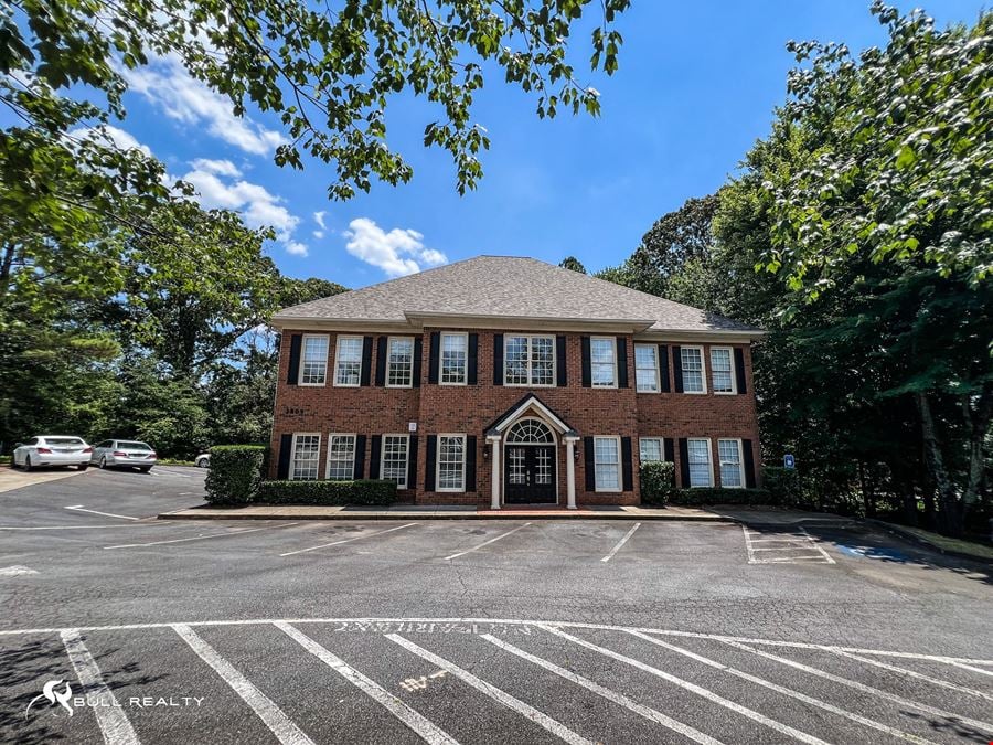 Office Suite in East Cobb | ± 1,593 SF | For Lease