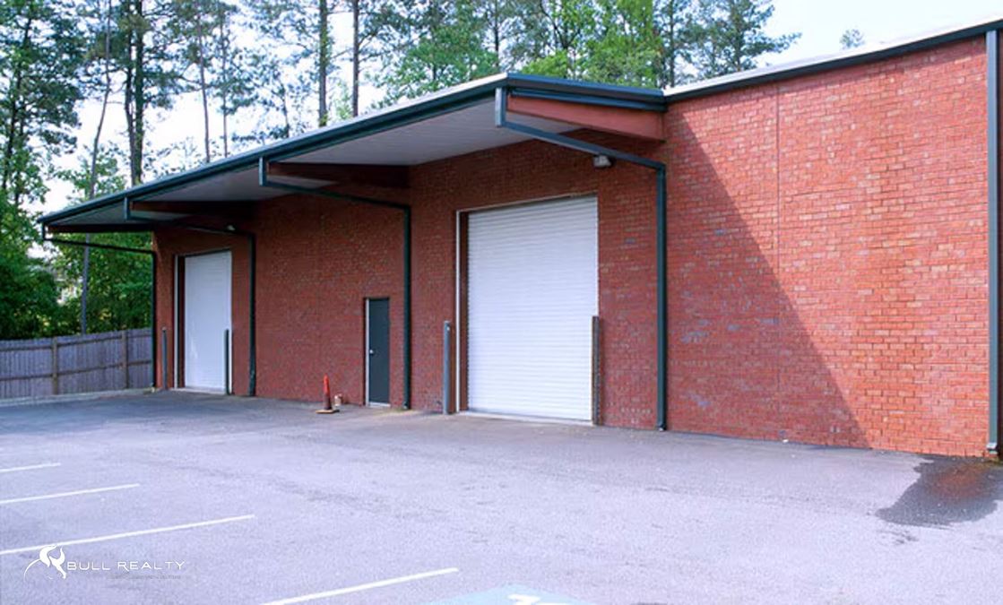±5,000 SF Industrial Building/Flex Space For Lease