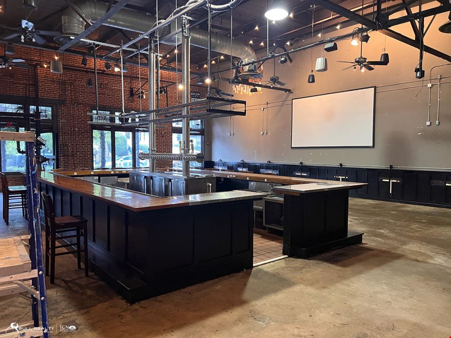 Atlanta - Little Five Points Mixed-Use Building - Inman Park, Candler Park, East Atlanta, Poncey-Highland
