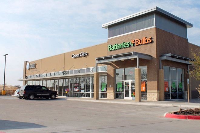 Preview of Retail space for Rent at 631 N Harvey Mitchell Pky