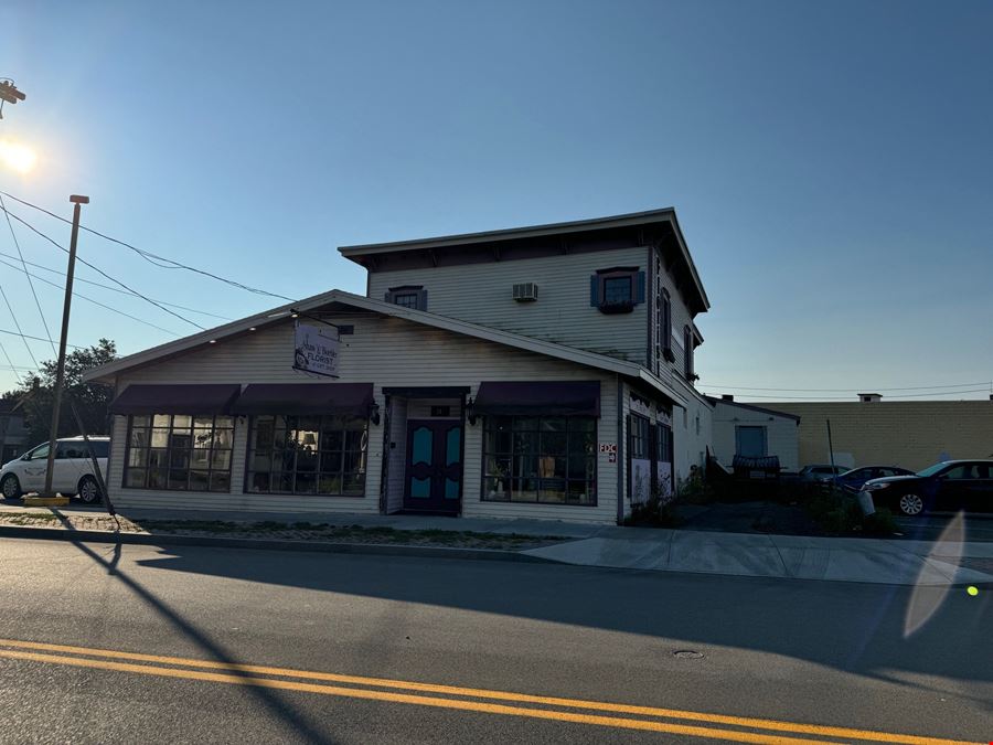 Mixed Use Retail Building