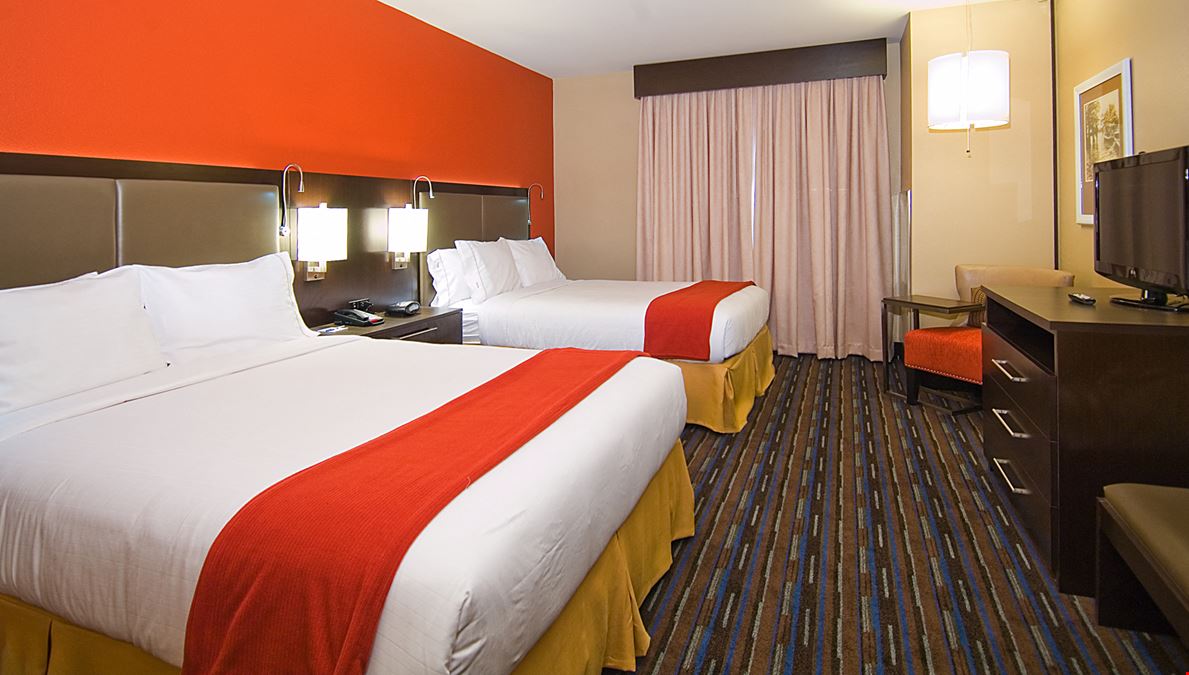 Holiday Inn Express & Suites Fulton