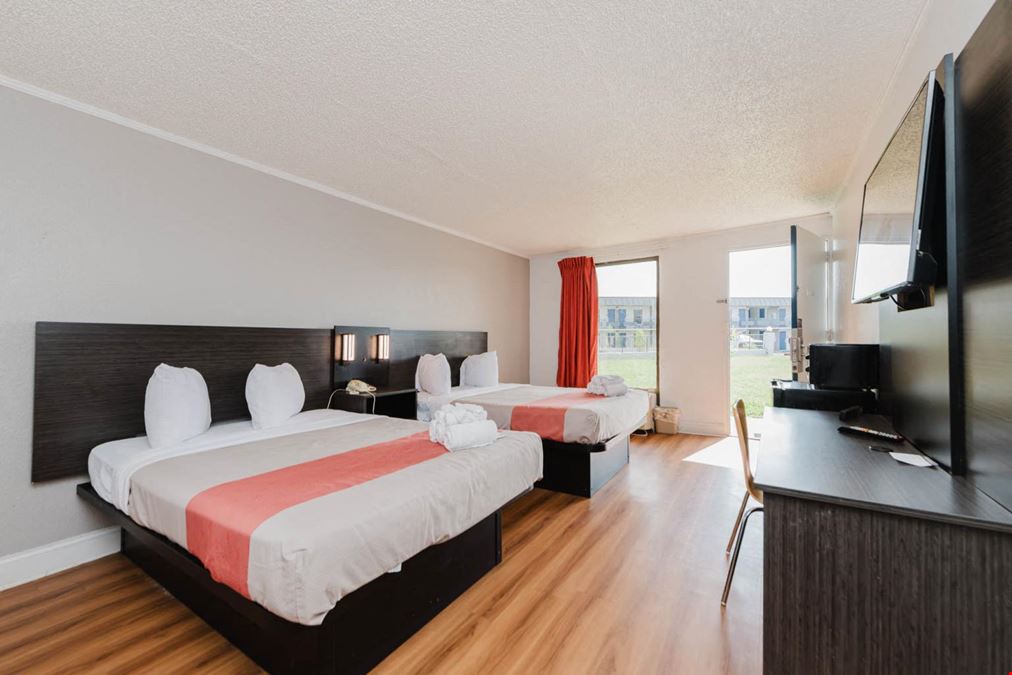 Motel 6 + Studio 6