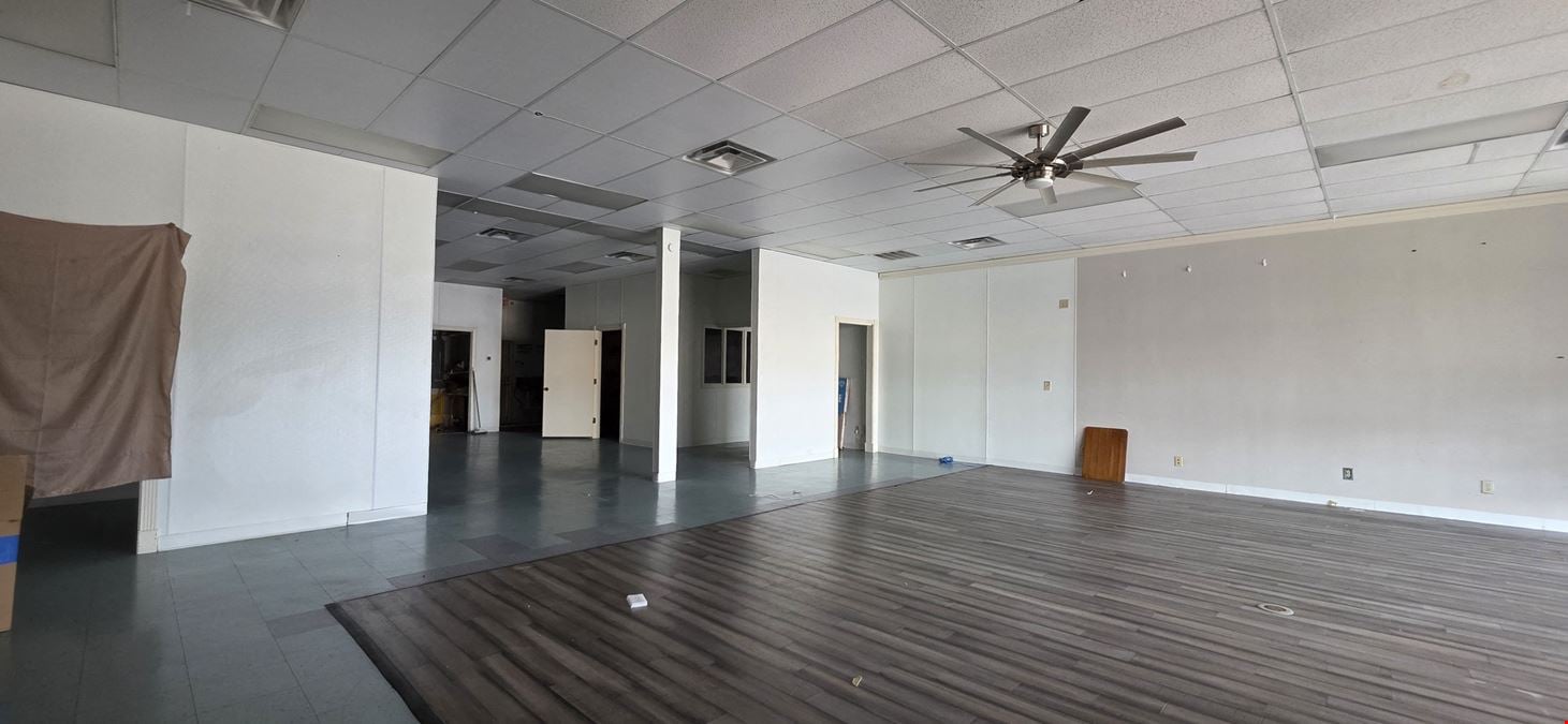 4111 Fairmont Pkwy