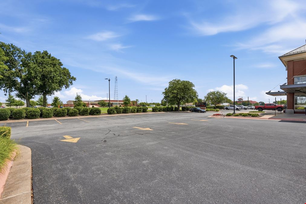 Signature Plaza