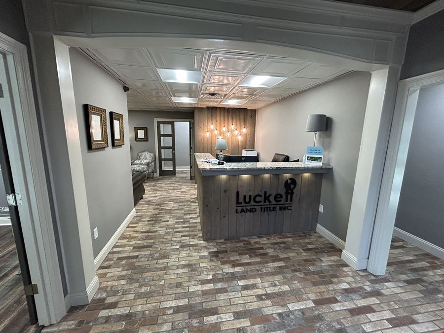 10 Lakeland Circle