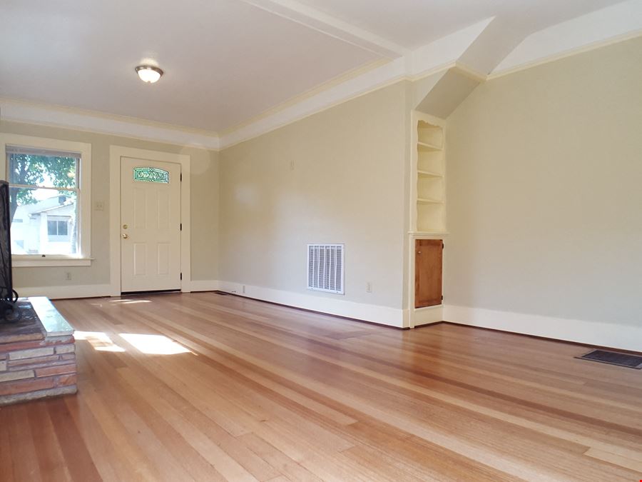 330 W 4th Street
