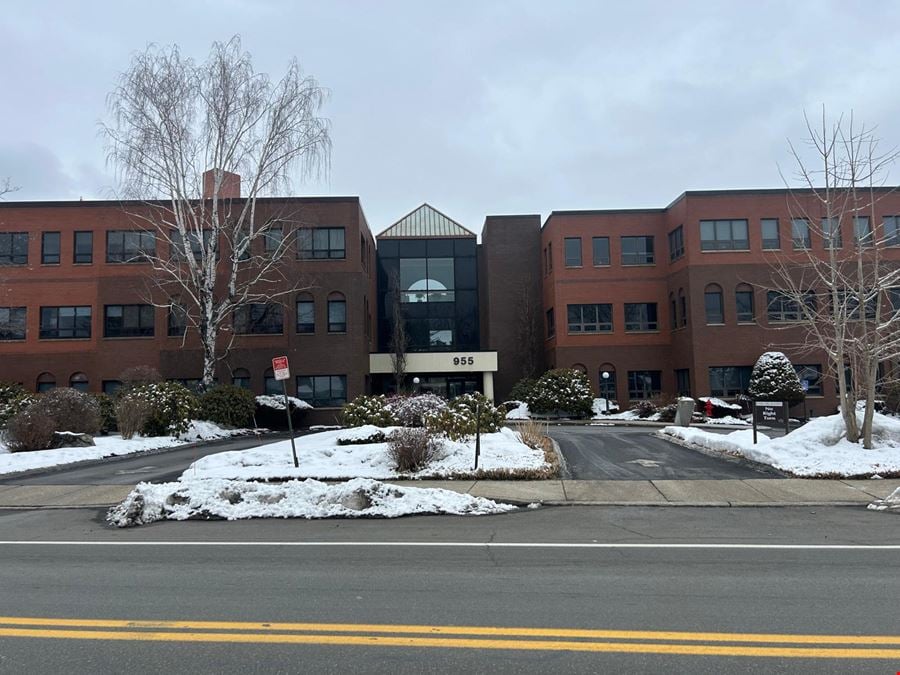 955 Main Street - Suite 305