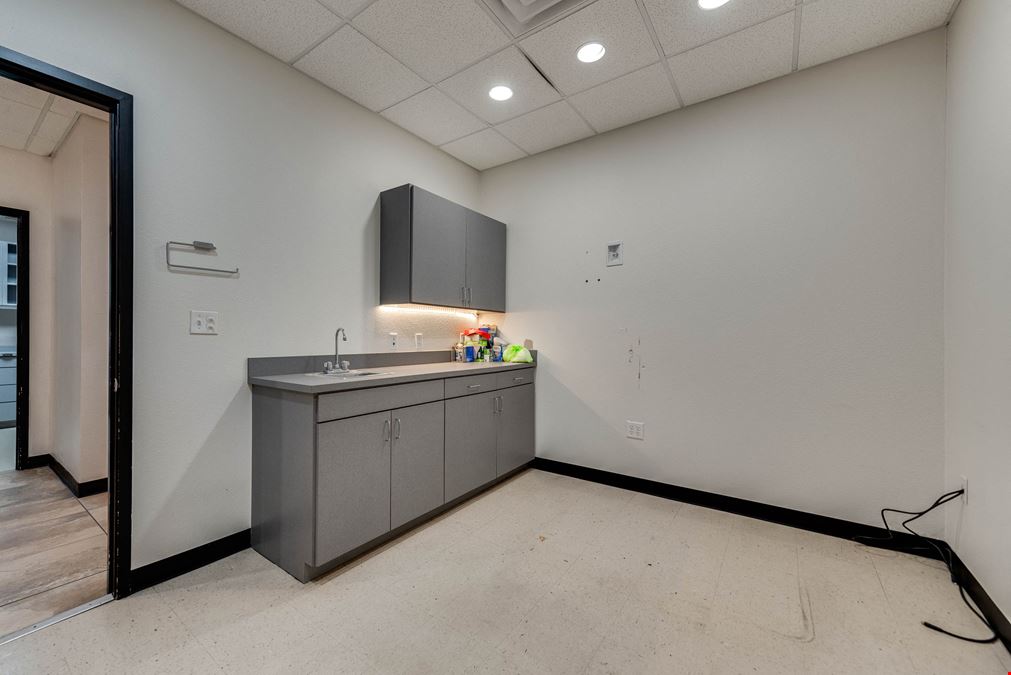 Turnkey Medical or Retail Space Opportunity