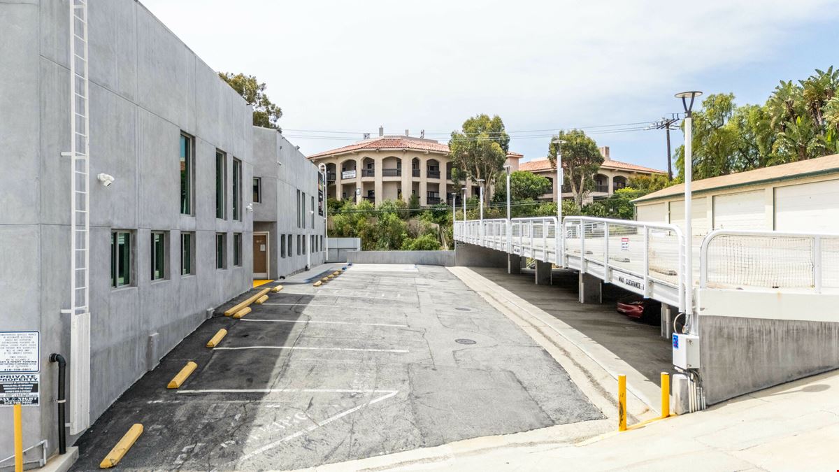 Retail / Office Space On The Malibu Coastline