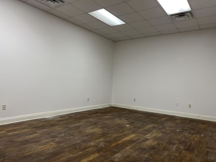 5,600+SF Office w/824 SF Shop on St. Charles in Houma