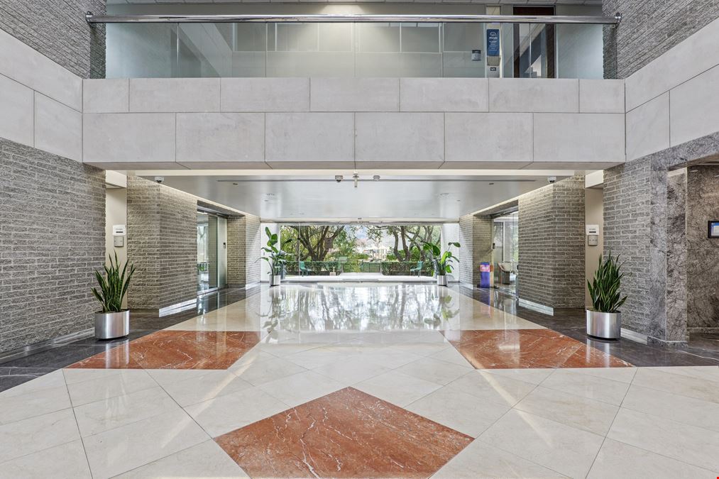 One Harbour Square