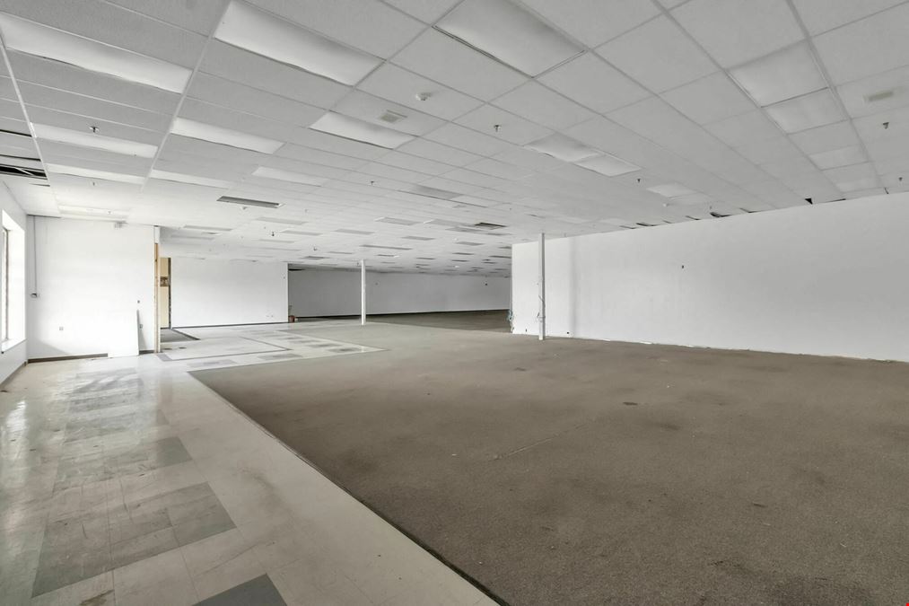Niagara Ontario Plaza