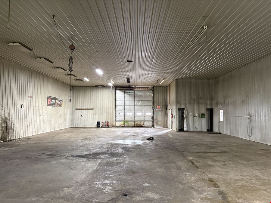1410 E Main St