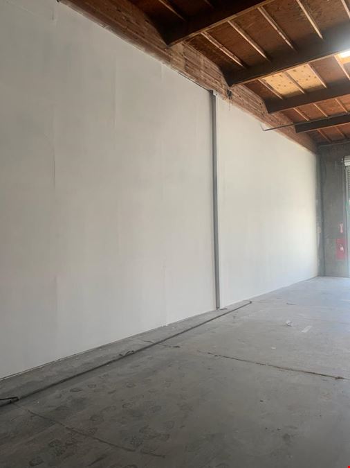 "Unlock Your Storage Solutions in Gardena: Prime Warehouse Space Available Now!"