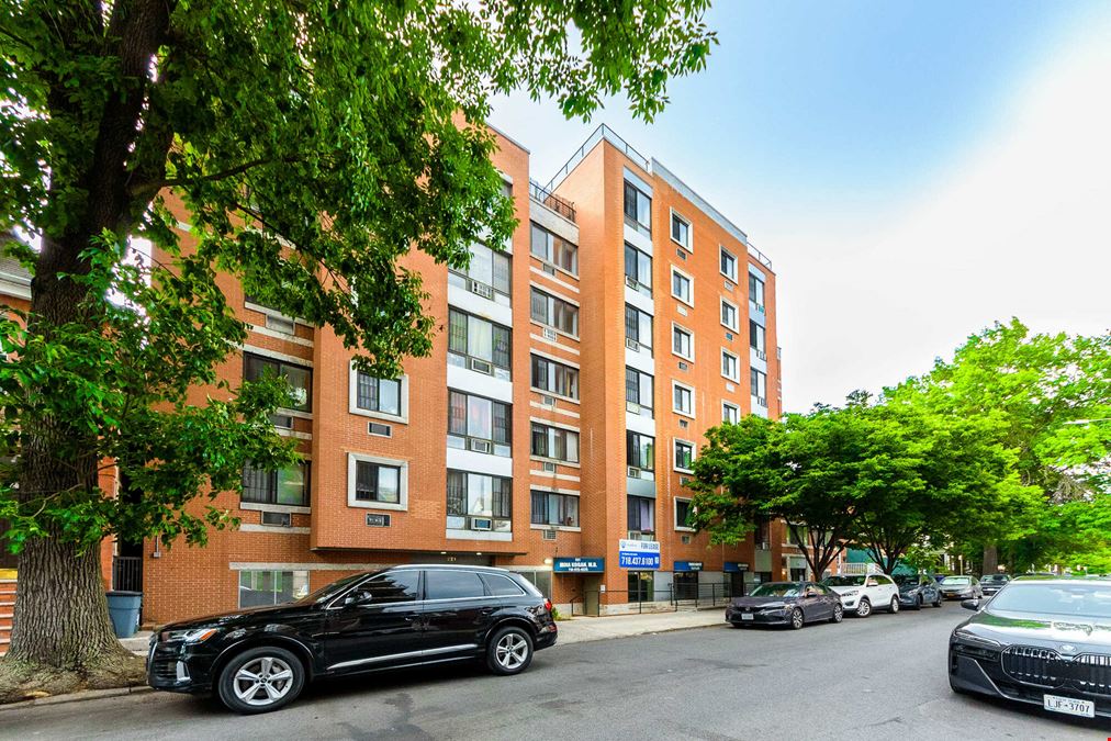 760 SF | 221 Parkville Avenue | Prime Kensington Medical Facility with Dedicated Entrance for Lease